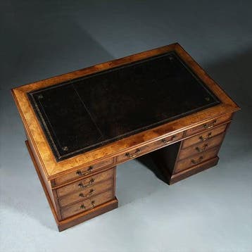 Bureau Engeland noten met wortelnoten en zwart leer ca 1910, Antiek en Kunst, Ophalen of Verzenden