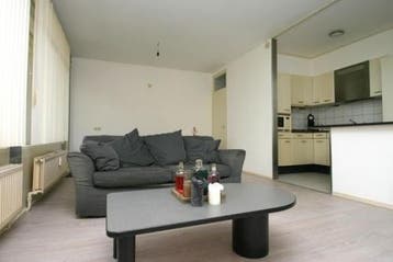 Te Huur Studio Burgemeester De Vlugtlaan In Amsterdam, 20 tot 35 m², Amsterdam