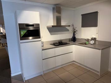 Showmodel moderne hoekkeuken mat wit 0020 - 18, Ophalen, Nieuw