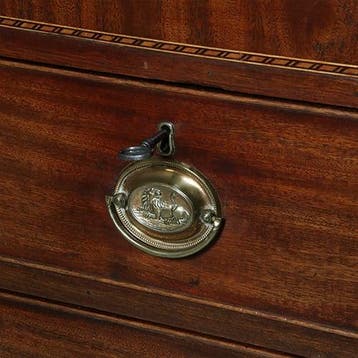 Welse Commode met 5 laden in mahonie en eik met ingelegde de, Antiek en Kunst, Ophalen of Verzenden