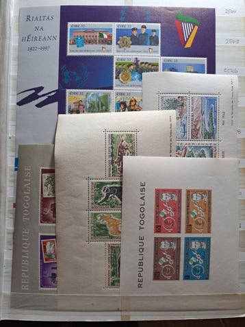 Wereld 1950/2000 - Mondo Oltre 530 blaadjes/ minifelletjes, Gestempeld