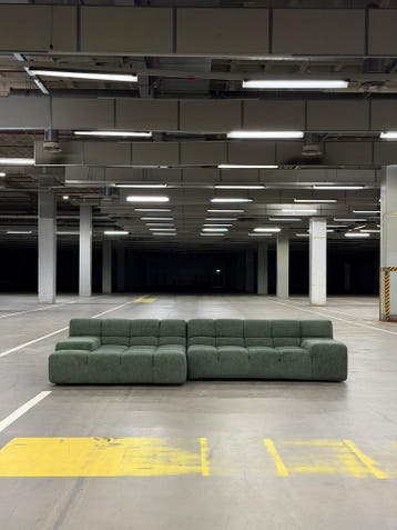 B&B Italia Tufty Time Bank | Groen | NIEUWSTAAT + Garantie, Huis en Inrichting, Banken | Bankstellen, Stof, 300 cm of meer, Ophalen of Verzenden