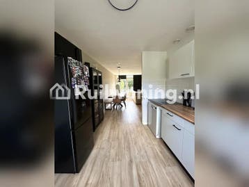 Heiloo: Huis met 4 kamers, 80 m², €698 huur