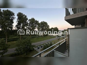 rollen (Almere, Flevoland), Almere