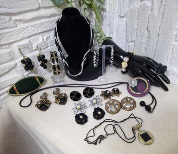 Themacollectie - Vintage- en retrojuwelencollectie: 15