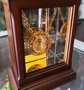 Harry Potter, - Hermione´s Time Turner 1:1 scale - Gold, Nieuw