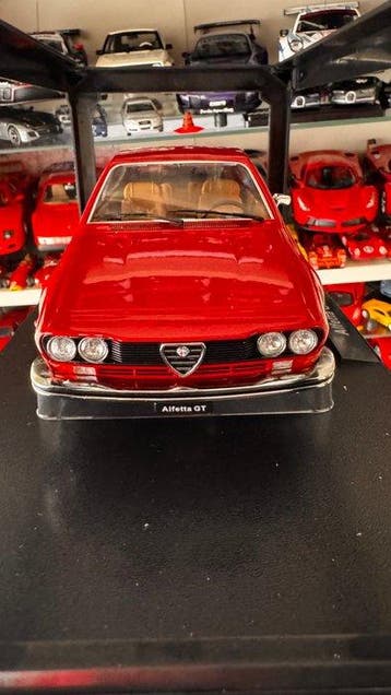 KK-Scale 1:18 - Modelauto - Alfa Romeo Alfetta GT 1.6 (1976), Nieuw