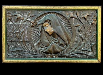 Bas-relief waarop de Madonna is afgebeeld – Liberty-stijl /