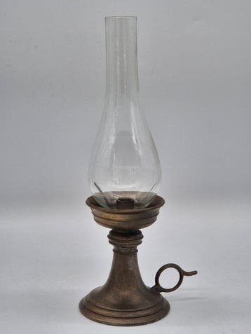 Olielamp - Antieke olielamp / petroleumlamp – messing en, Antiek en Kunst, Curiosa en Brocante