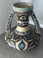 Flesvormige vaas uit keramiek uit Fez door atelier Lamali