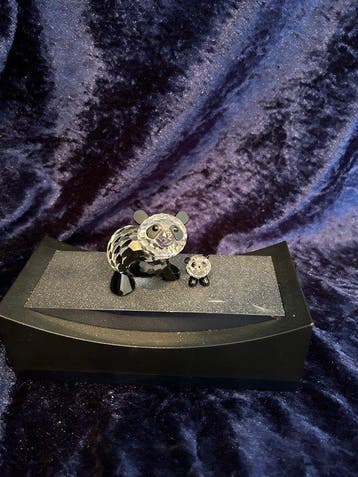 Swarovski - Beeldje - Panda moeder en baby - Box +