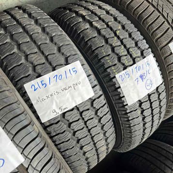 2 x Maxxis 215-70-15 C 4 Seizoenbanden 9,5mm, Auto-onderdelen, Banden en Velgen, 15 inch, Ophalen of Verzenden, All Season, Band(en)