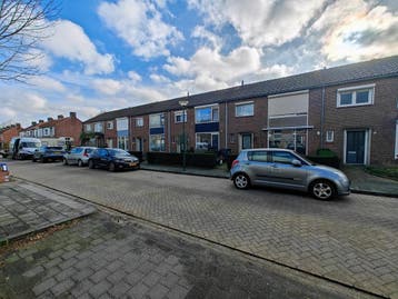 Huis te huur/Expat Rentals aan Bisschop van Mierlo..., Huizen en Kamers, Huizen te huur, Tussenwoning, Noord-Brabant