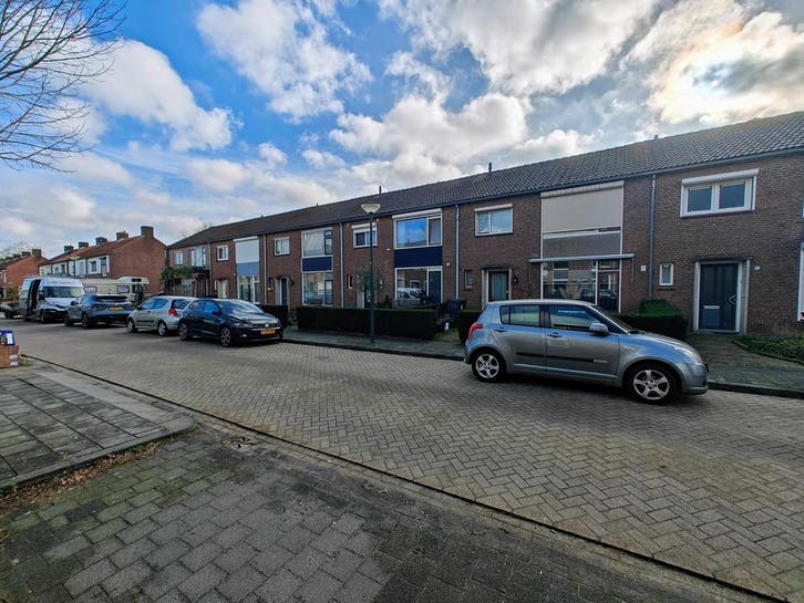 Huis te huur/Expat Rentals aan Bisschop van Mierlo..., Huizen en Kamers, Huizen te huur, Noord-Brabant, Tussenwoning