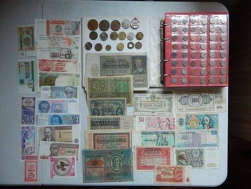 Wereld. Collection of coins, tokens and banknotes (300, Postzegels en Munten