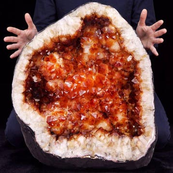 Levendige Citrien - Geode - 46x41x22 cm- 42 kg, Verzamelen