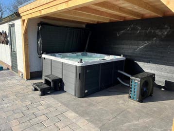Fox Eternal Jacuzzi | 228x228 | Balboa WiFi | Showroomoutlet, Tuin en Terras, Ophalen of Verzenden, Nieuw, Filter, Vast
