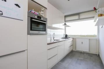 Te Huur 3 Kamer Appartement Europalaan In Tilburg, Huizen en Kamers, Huizen te huur, Tilburg, Noord-Brabant, Direct bij eigenaar