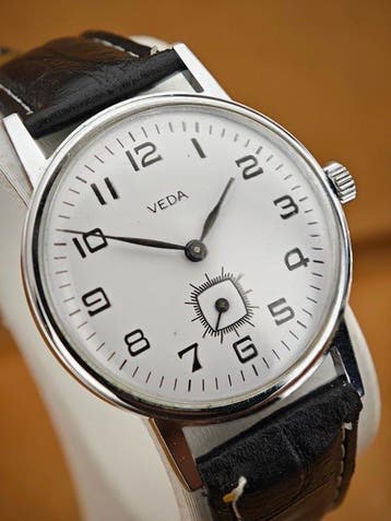 Veda - Classic Small Seconds – Chromed Case – Hand-Wound, Nieuw