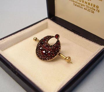 Zonder minimumprijs - Broche messing - 10.00ct. tw. Granaat