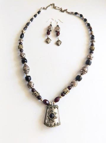 Metaal, Zilver, Granaatjes, glazen kralen - Parure - Ketting, Antiek en Kunst