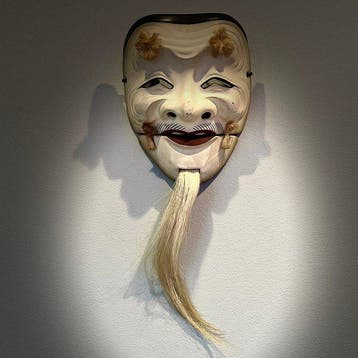 Noh masker - Droge lak, met details van natuurlijke vezels