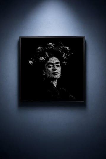 Tijs Dragtsma (1992) - Frida in Scattered Light
