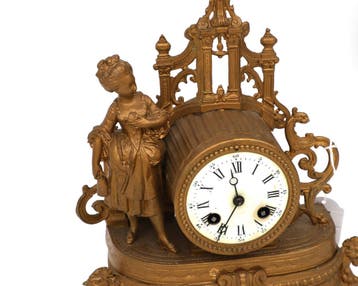 Een zamak schouwpendule, Frankrijk, circa 1900