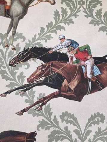 Stof Equitazione Exclusief met paarden in galop - 300x280