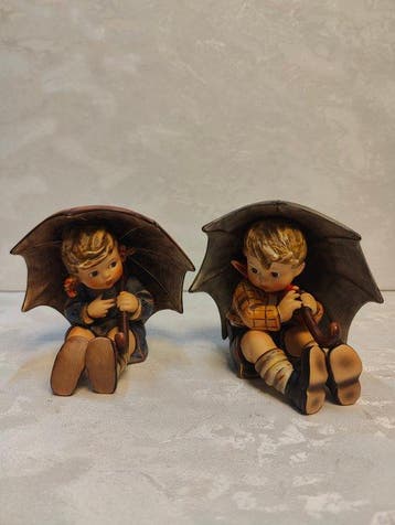 Goebel - Maria Innocentia Hummel - Beeld, Umbrella Boy