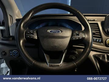 Ford Transit | 2.0 TDCI 131pk L4H3 Euro6 Airco | Camera |, Gebruikt, Euro 6, Wit, Dealer onderhouden
