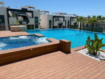 Luxe appartement (airco zwembaden) Torrevieja nabij strand, Vakantie
