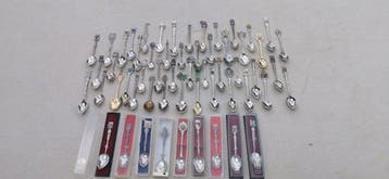 Lepel (60) - Uniek lot van 60 souvenirlepels –