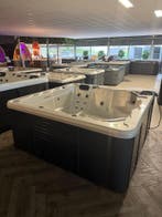 Jacuzzi / spa 200x200 – plug &amp; play 220V – 5 persoons, Zo goed als nieuw, Pomp, Vast