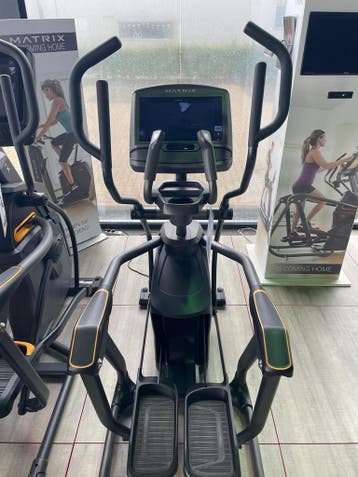 Matrix E50 Elliptical Crosstrainer XIR – Showroommodel, Ophalen, Kunststof, Benen, Zo goed als nieuw
