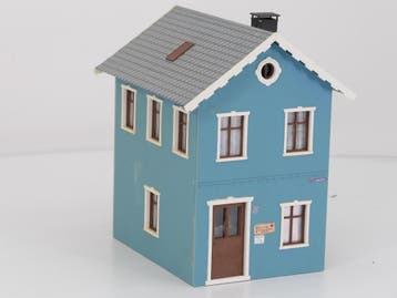 PIKO 62066 Praxis Dr. Lang gebouwd model (Gebouwen), Ophalen of Verzenden, Gebruikt