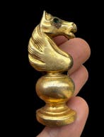 Snel en sculpturale gesp van massief messing – Paardenkop