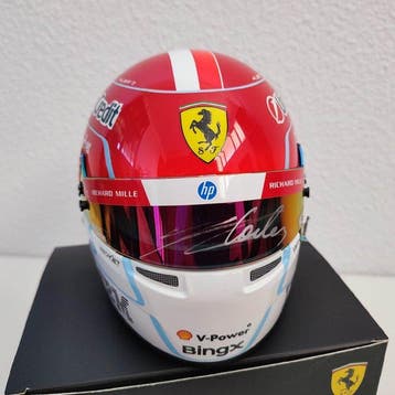 Ferrari - Charles Leclerc - 2026 - Helm op schaal 1:2, Nieuw