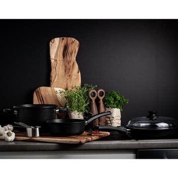 AMT Gastroguss Braadpan 20 cm – Veelzijdig koken – Non-s, Huis en Inrichting, Keuken | Potten en Pannen, Ophalen of Verzenden