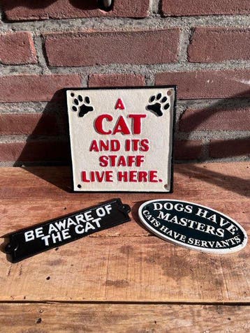 Decoratief ornament (3) - Cats - Europa - Drie gietijzeren