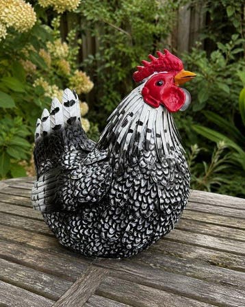 Sculptuuur voor buiten, Grote decoratieve kip –
