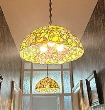 Lamp - Glas-in-lood - Twee Tiffany stijl hang lampen, Antiek en Kunst