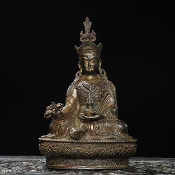 Zittend beeld van Padmasambhava - Verguld brons - 1970-1980