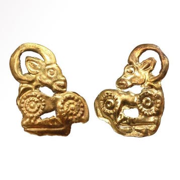 Scythisch Goud Paar plaquettes met Ibex
