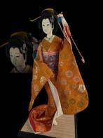Traditional Japanese Maiko Doll in Orange Brocade Kimono –, Antiek en Kunst