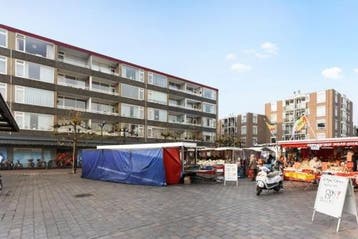 Te Huur 3 Kamer Appartement Loosduinse Hoofdplein In Den Haa, Huizen en Kamers, Den Haag, Den Haag, Direct bij eigenaar, Appartement