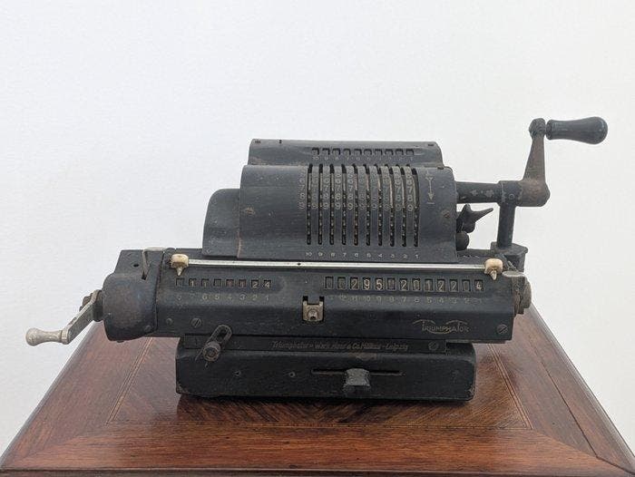 Triumphator Model H2 - Rekenmachine - 1940-1950, Antiek en Kunst, Kunst | Designobjecten