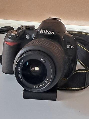 Nikon D3100 + af-s dx nikkor 18-55 mm f. 3,5-5,6 G VR, Nieuw