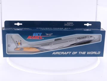 Schaal 1:200 Skymarks SKR337 Airbus 330-200 Monarch Airli..., Ophalen of Verzenden, Nieuw