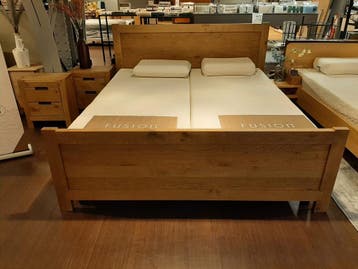Ledikant + nachtkastjes Oslo **SHOWROOMMODEL**, Kinderen en Baby's, Babywiegjes en Ledikanten, Nieuw